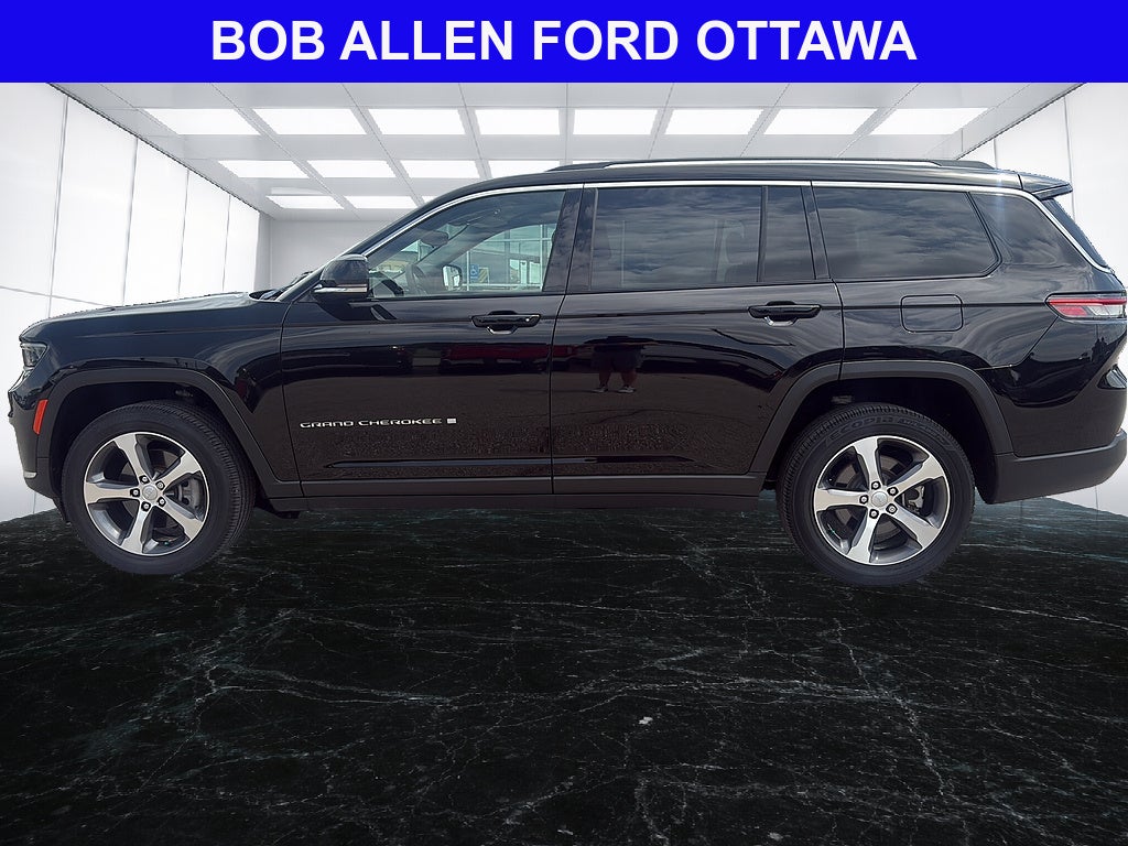 Used 2023 Jeep Grand Cherokee L Limited with VIN 1C4RJKBG0P8705287 for sale in Kansas City