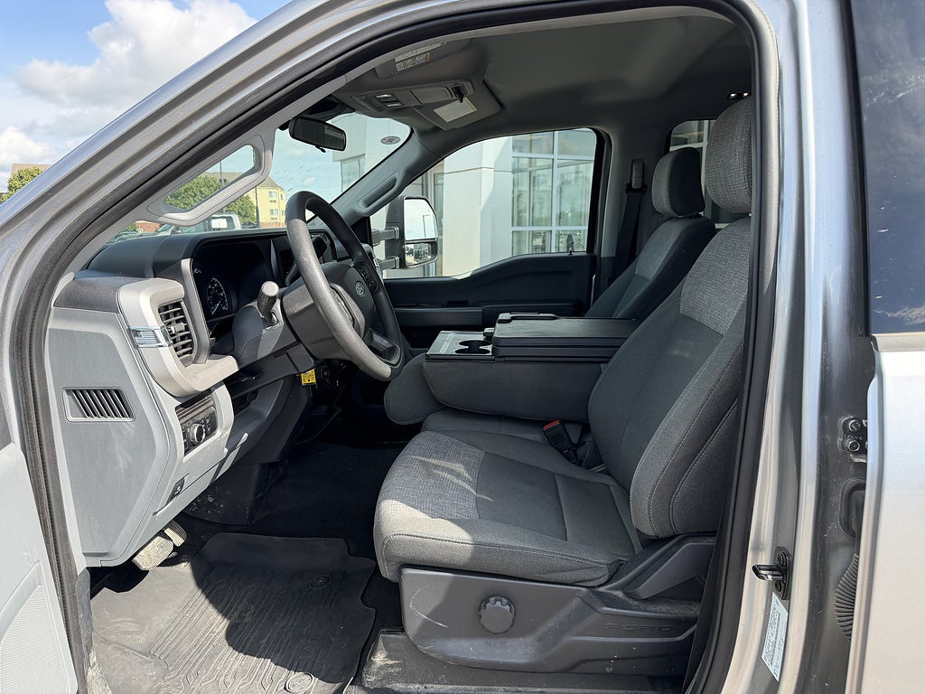 2024 Ford Super Duty F-450 DRW 4X4 4dr Crew Cab 179.8-203.8 in. WB