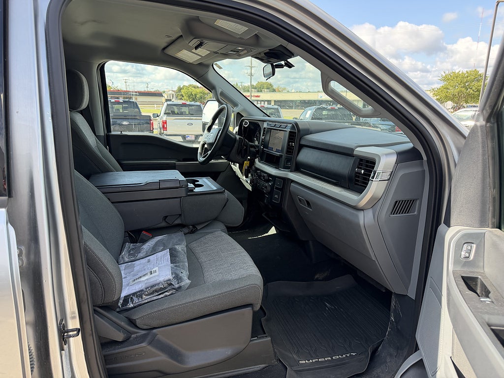 2024 Ford Super Duty F-450 DRW 4X4 4dr Crew Cab 179.8-203.8 in. WB
