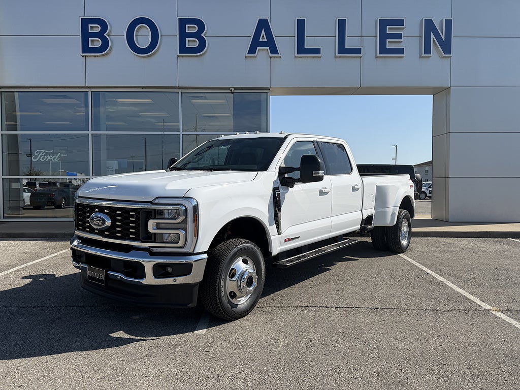 2026 Ford Super Duty F-350 DRW LARIAT