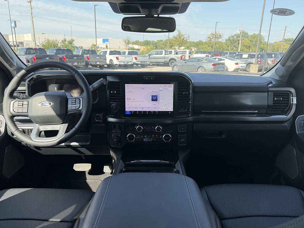 2026 Ford Super Duty F-350 DRW LARIAT