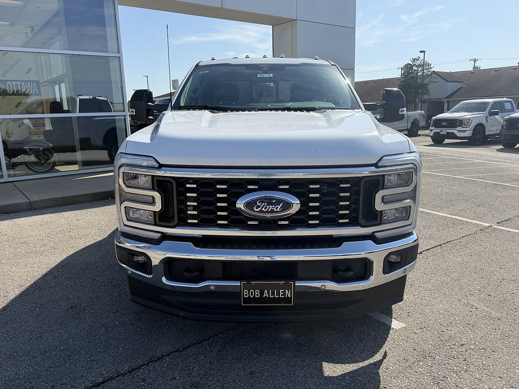 2026 Ford Super Duty F-350 DRW LARIAT