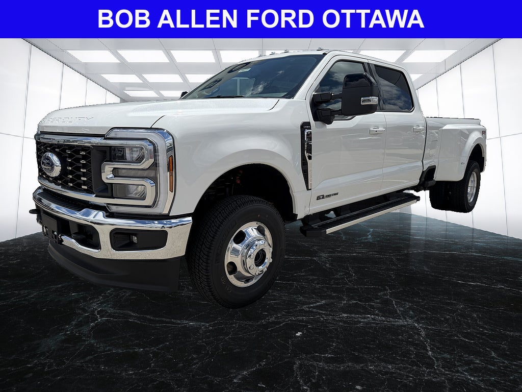 2026 Ford Super Duty F-350 DRW LARIAT