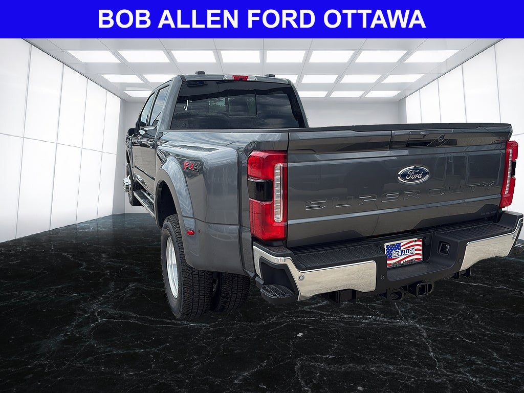 2026 Ford Super Duty F-350 DRW LARIAT