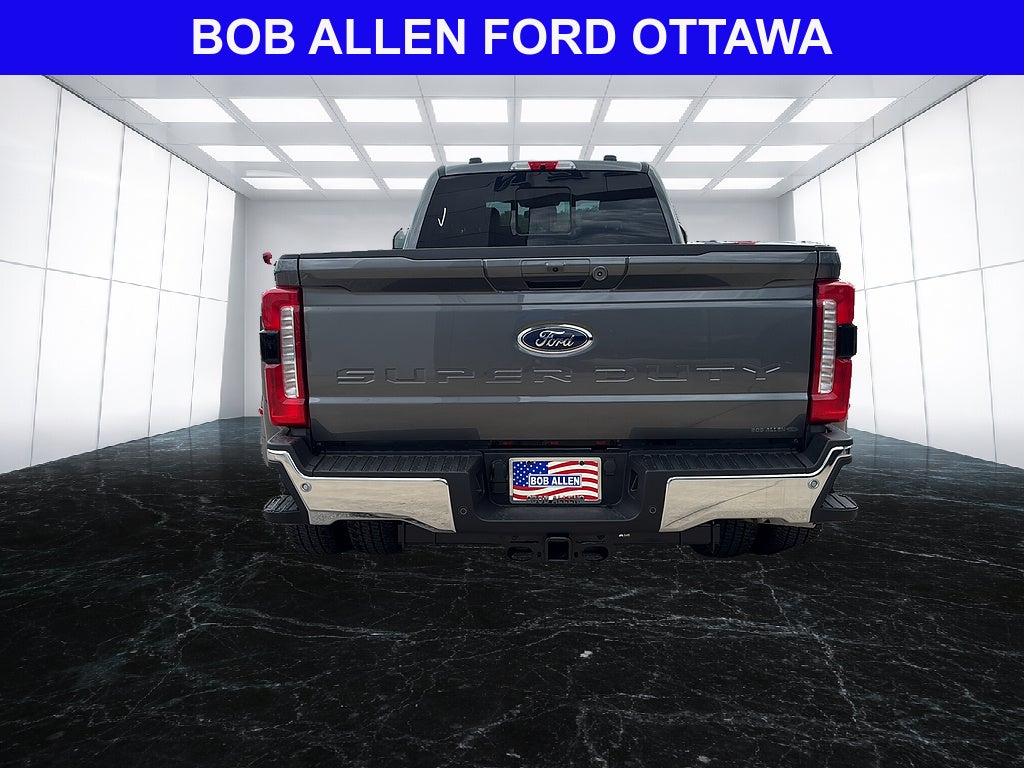 2026 Ford Super Duty F-350 DRW LARIAT