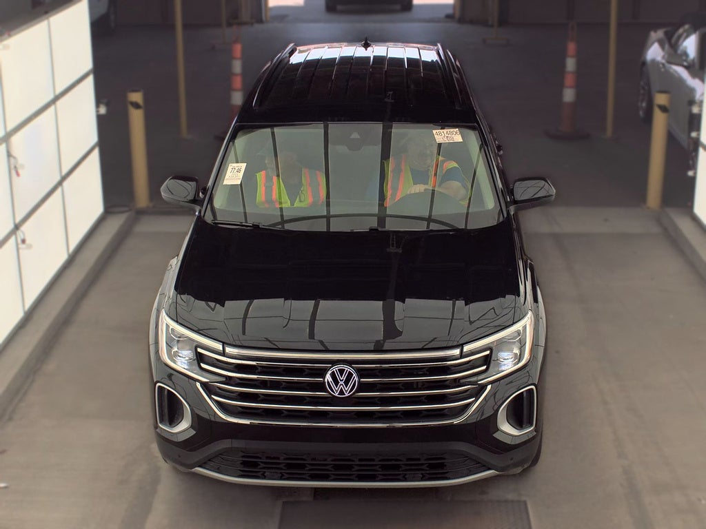 Used 2025 Volkswagen Atlas SE w/Tech with VIN 1V2WR2CA0SC501048 for sale in Kansas City