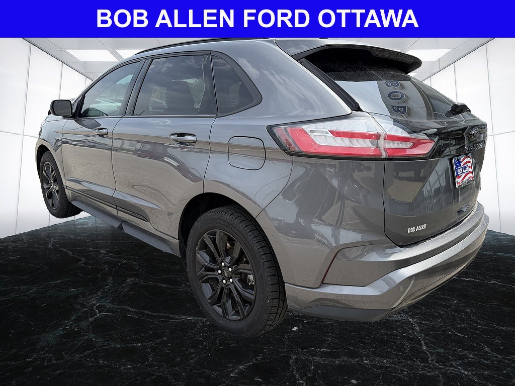 2022 Ford Edge SE
