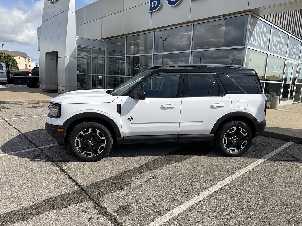Used 2023 Ford Bronco Sport Outer Banks with VIN 3FMCR9C61PRE36675 for sale in Kansas City