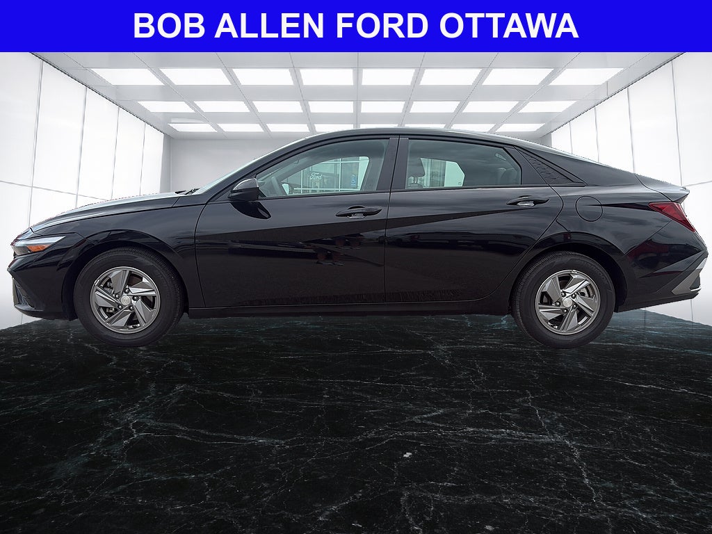 Used 2025 Hyundai Elantra SE with VIN KMHLL4DG6SU971434 for sale in Kansas City