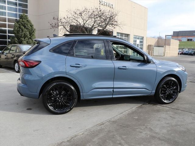 2026 Ford Escape ST-Line Elite