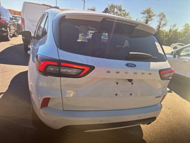 2025 Ford Escape Hybrid ST-Line Elite