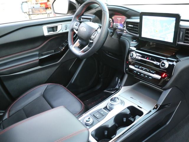 2024 Ford Explorer ST-Line