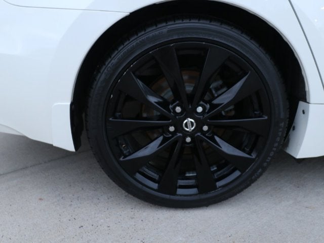 2019 Nissan Maxima SR