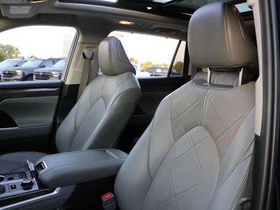 2021 Toyota Highlander Platinum
