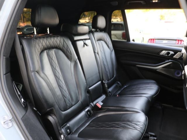 2023 BMW X7 M60i