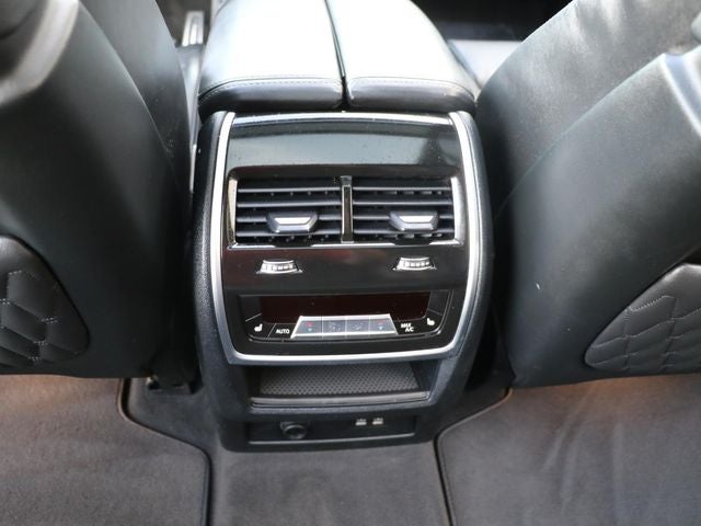 2023 BMW X7 M60i