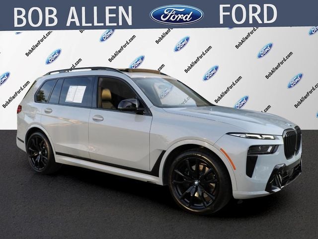 2023 BMW X7 M60i