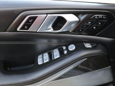 2023 BMW X7 M60i
