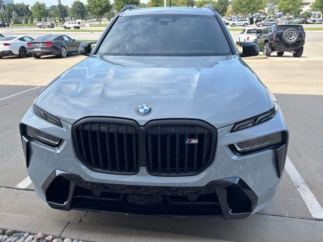 2023 BMW X7 M60i