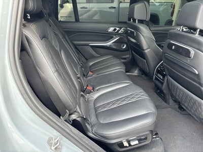 2023 BMW X7 M60i