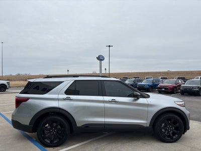 2024 Ford Explorer ST-Line