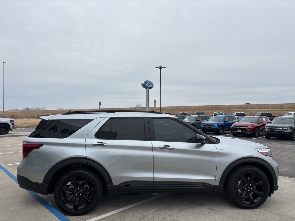 2024 Ford Explorer ST-Line