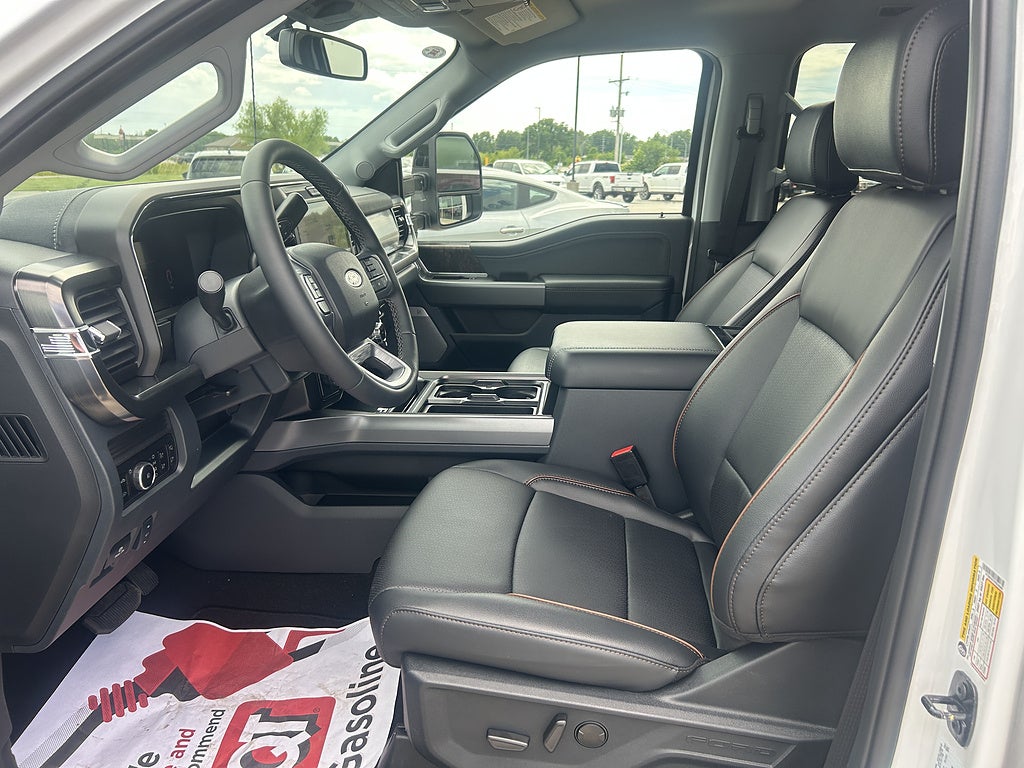 2026 Ford Super Duty F-350 DRW LARIAT