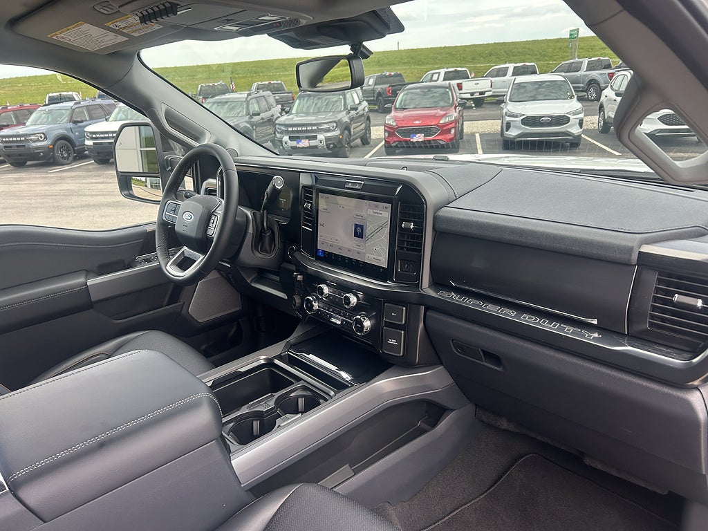 2026 Ford Super Duty F-350 DRW LARIAT
