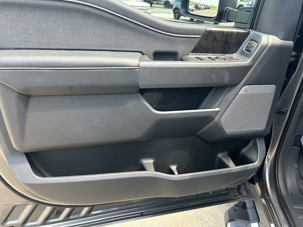 2026 Ford Super Duty F-350 DRW LARIAT
