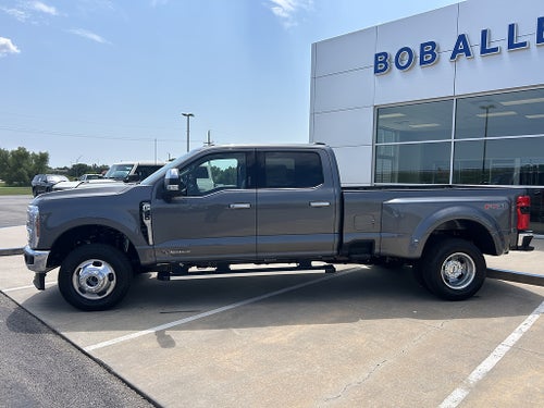 2026 Ford Super Duty F-350 DRW LARIAT