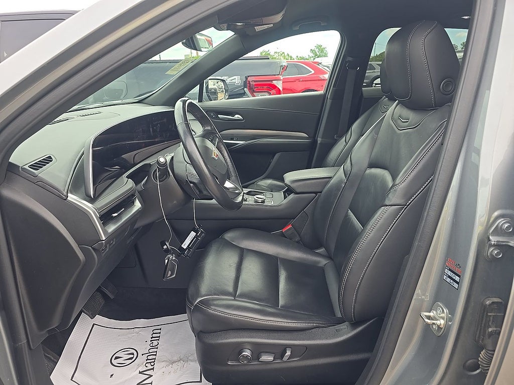 2024 Cadillac XT4 Premium Luxury