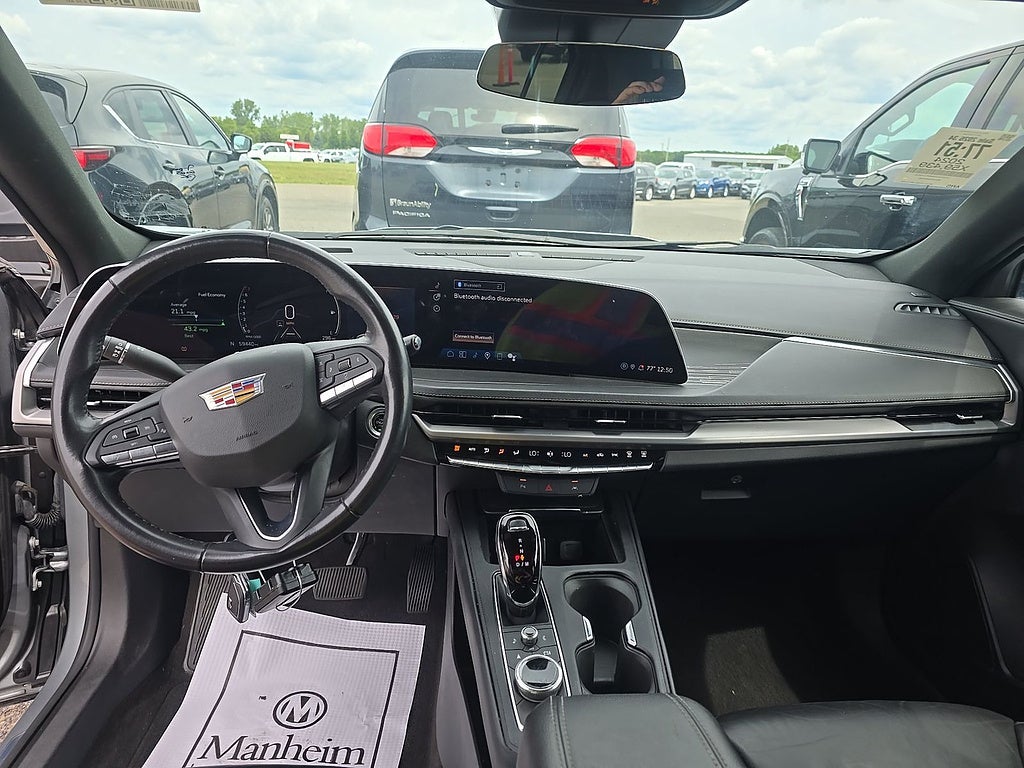 2024 Cadillac XT4 Premium Luxury