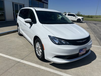 2023 Chrysler Voyager LX